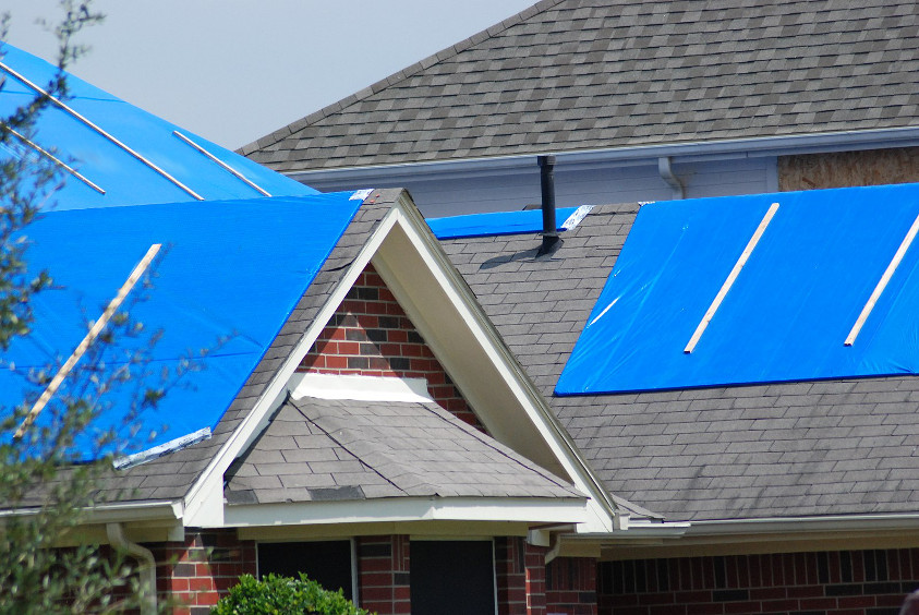 blue-roof-tarping